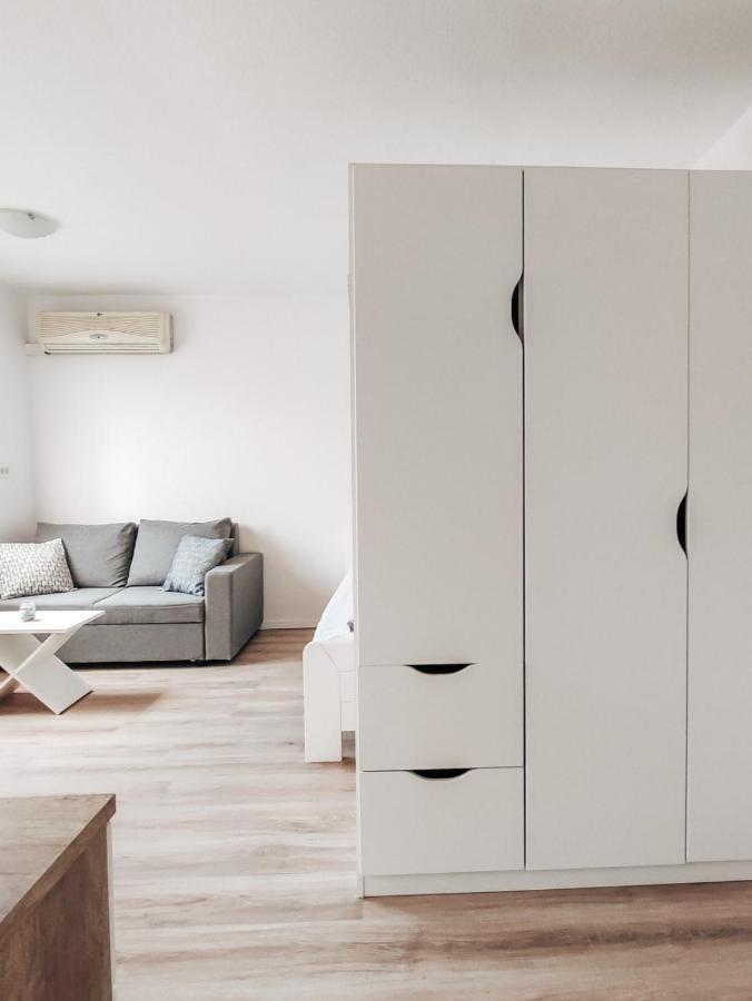 Studio Apartment Sanya ลูบลิยานา ภายนอก รูปภาพ